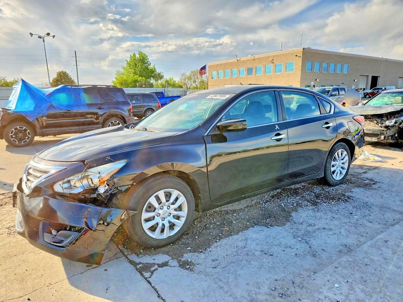Salvage Nissan Altima Image