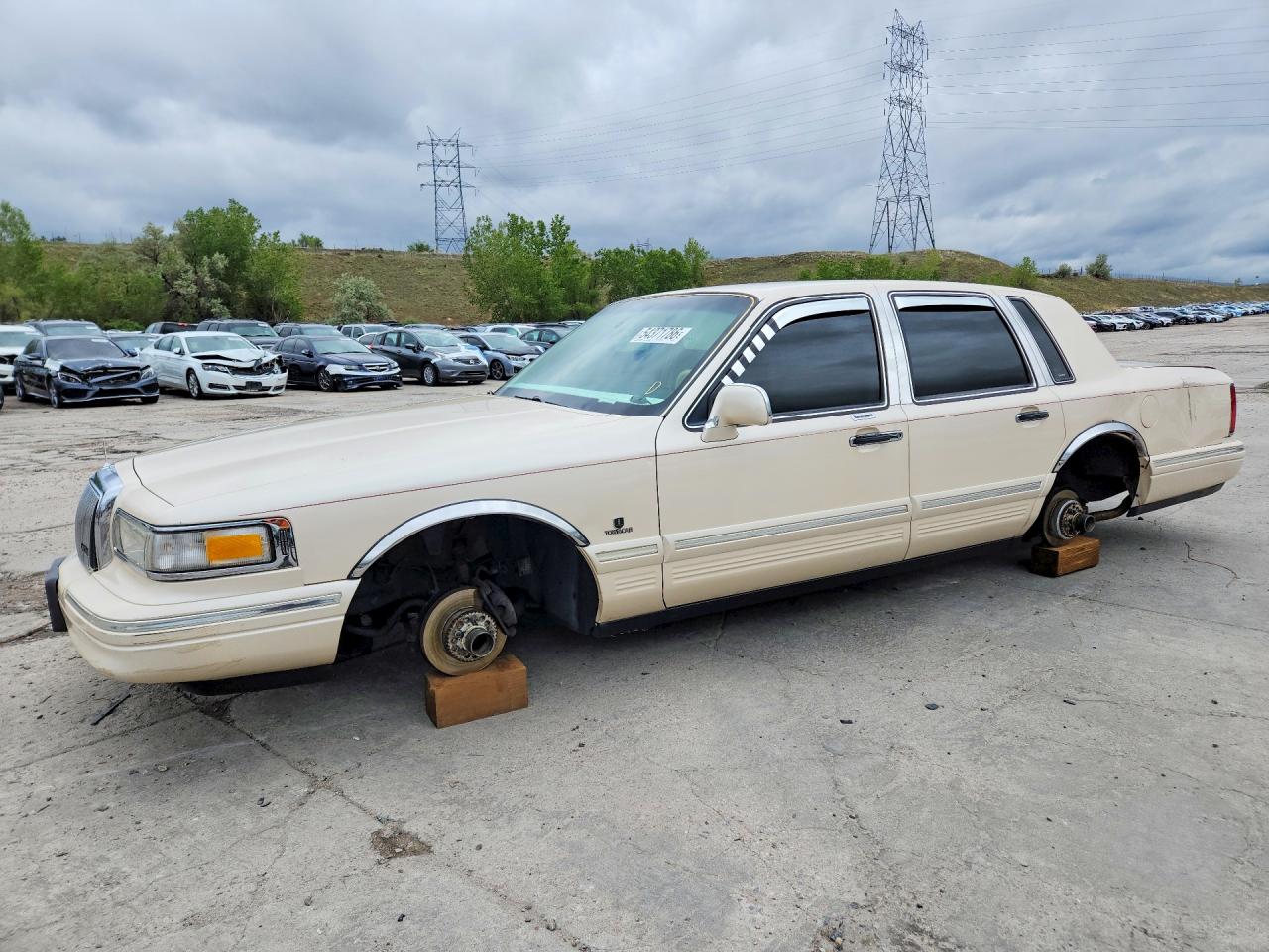Salvage Lincoln Towncar Image