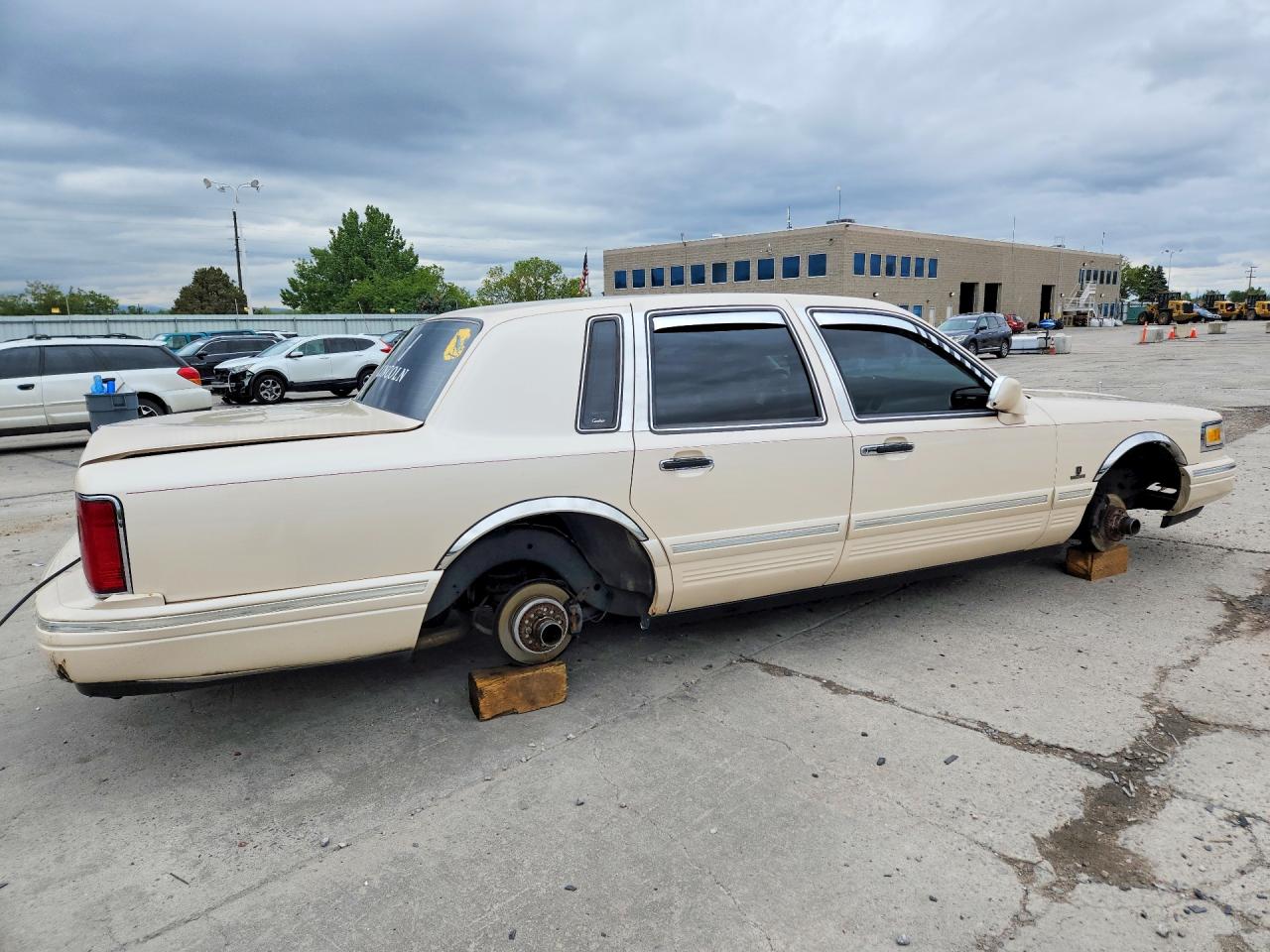 Lincoln Towncar Cartier