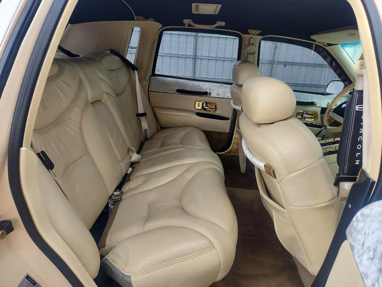 Lincoln Towncar Cartier