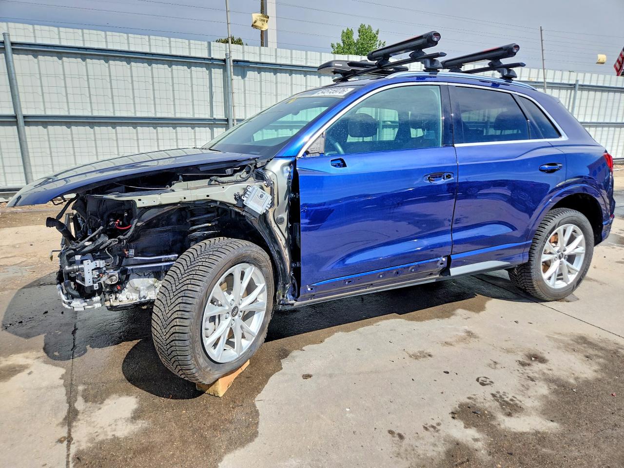 Salvage Audi Q3 Image