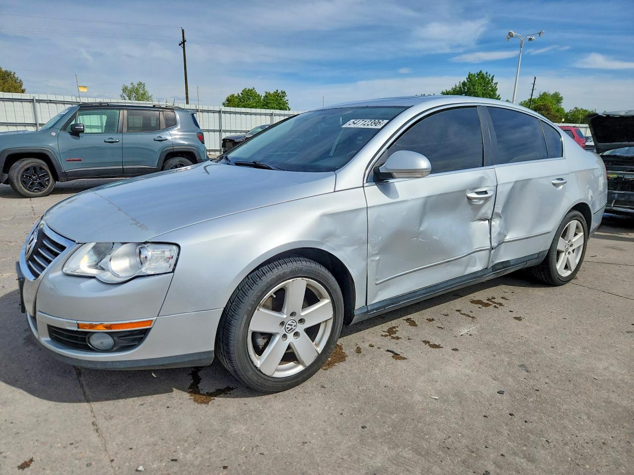 Salvage Volkswagen Passat Image