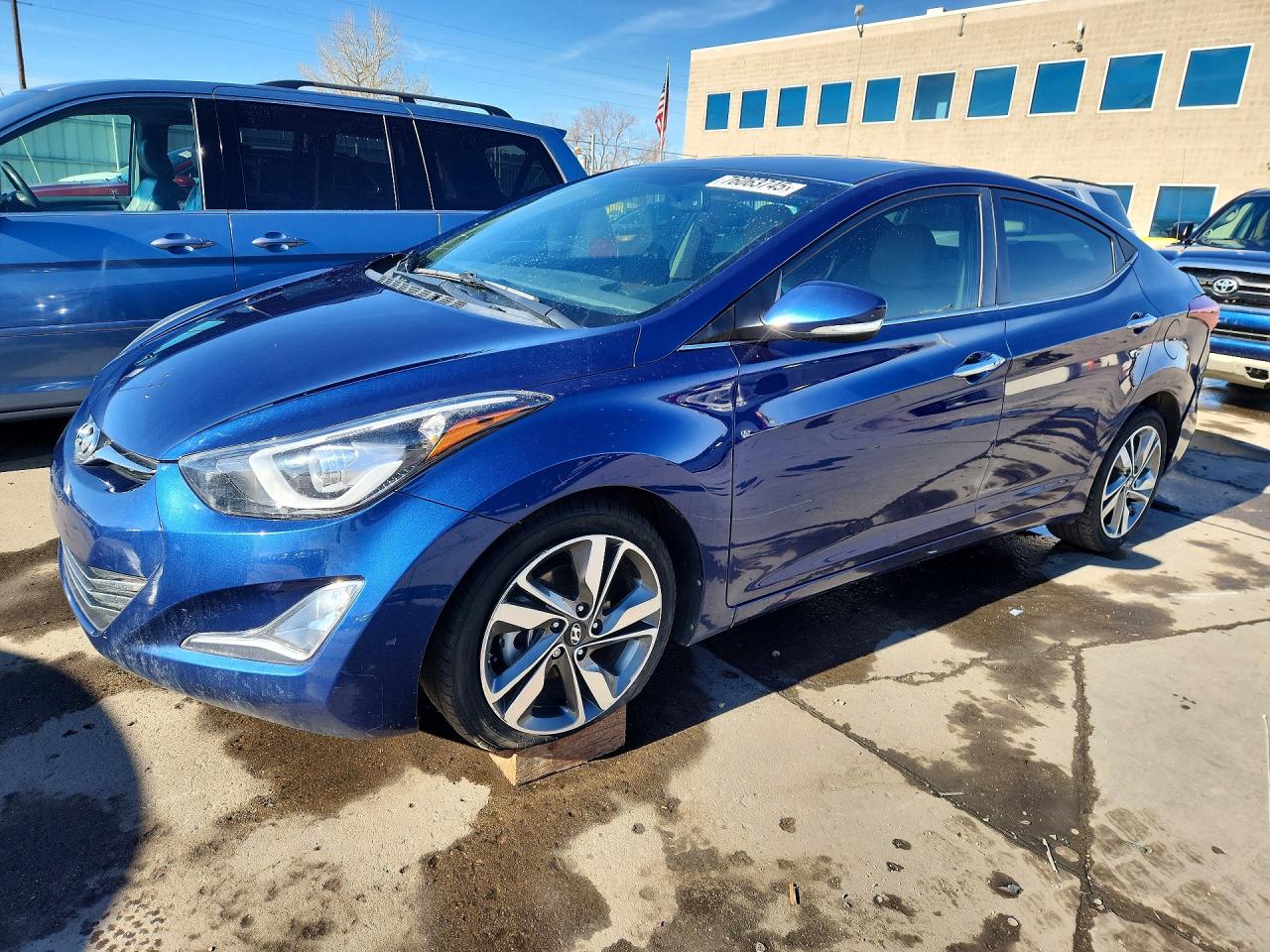Salvage Hyundai ELANTRA Image