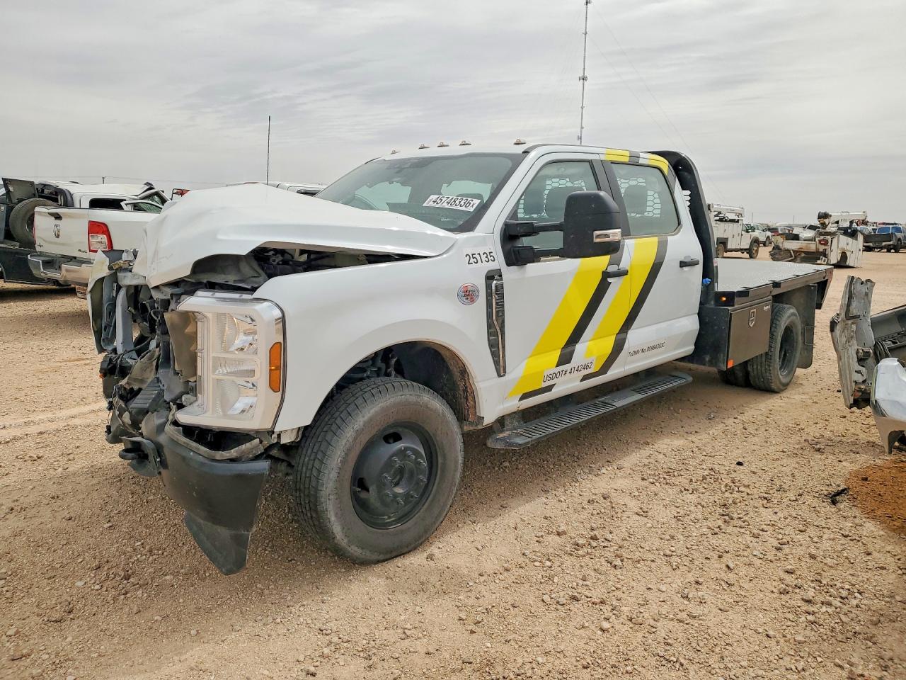 Salvage Ford F-350 Image