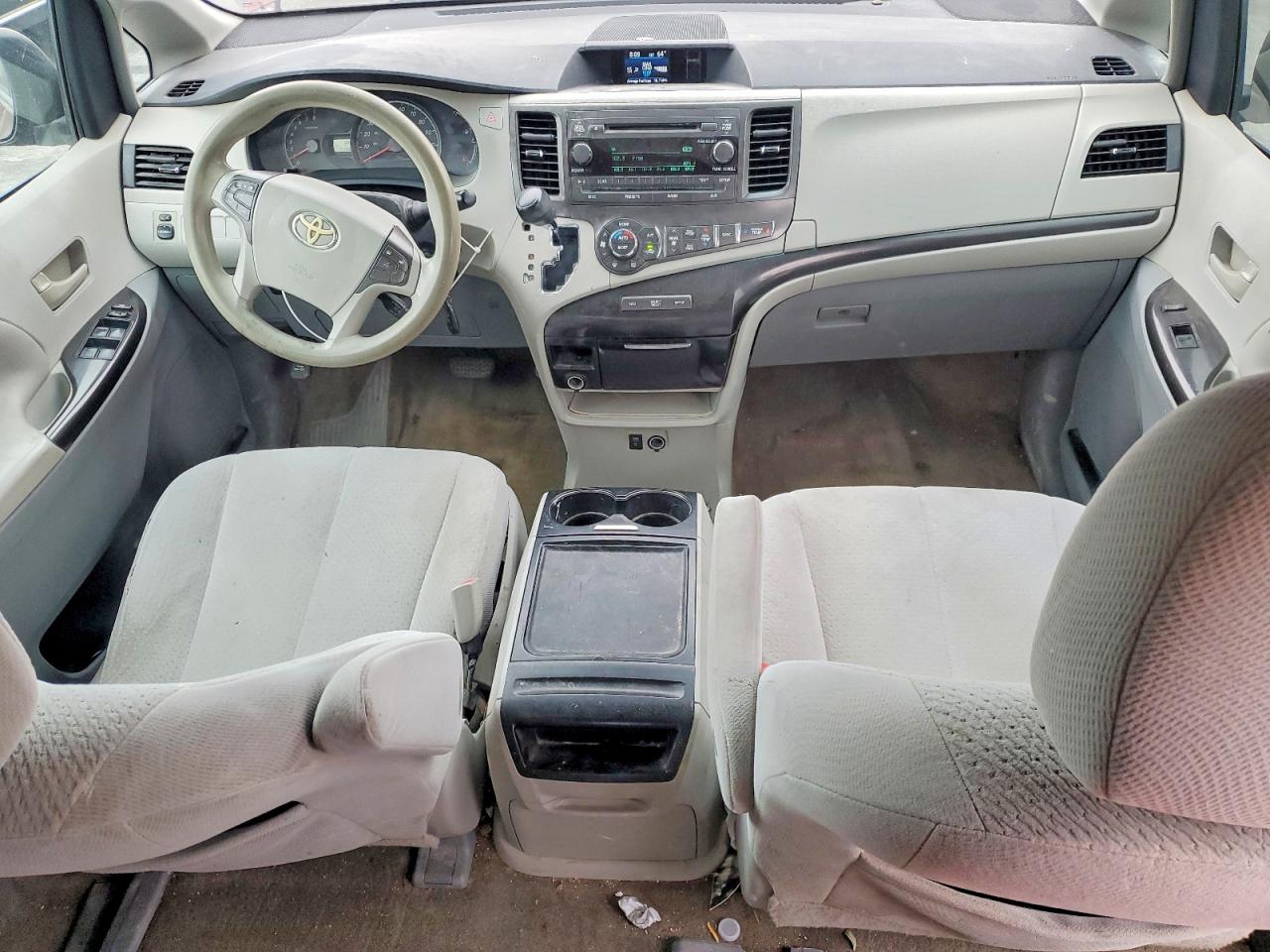 Toyota Sienna Le