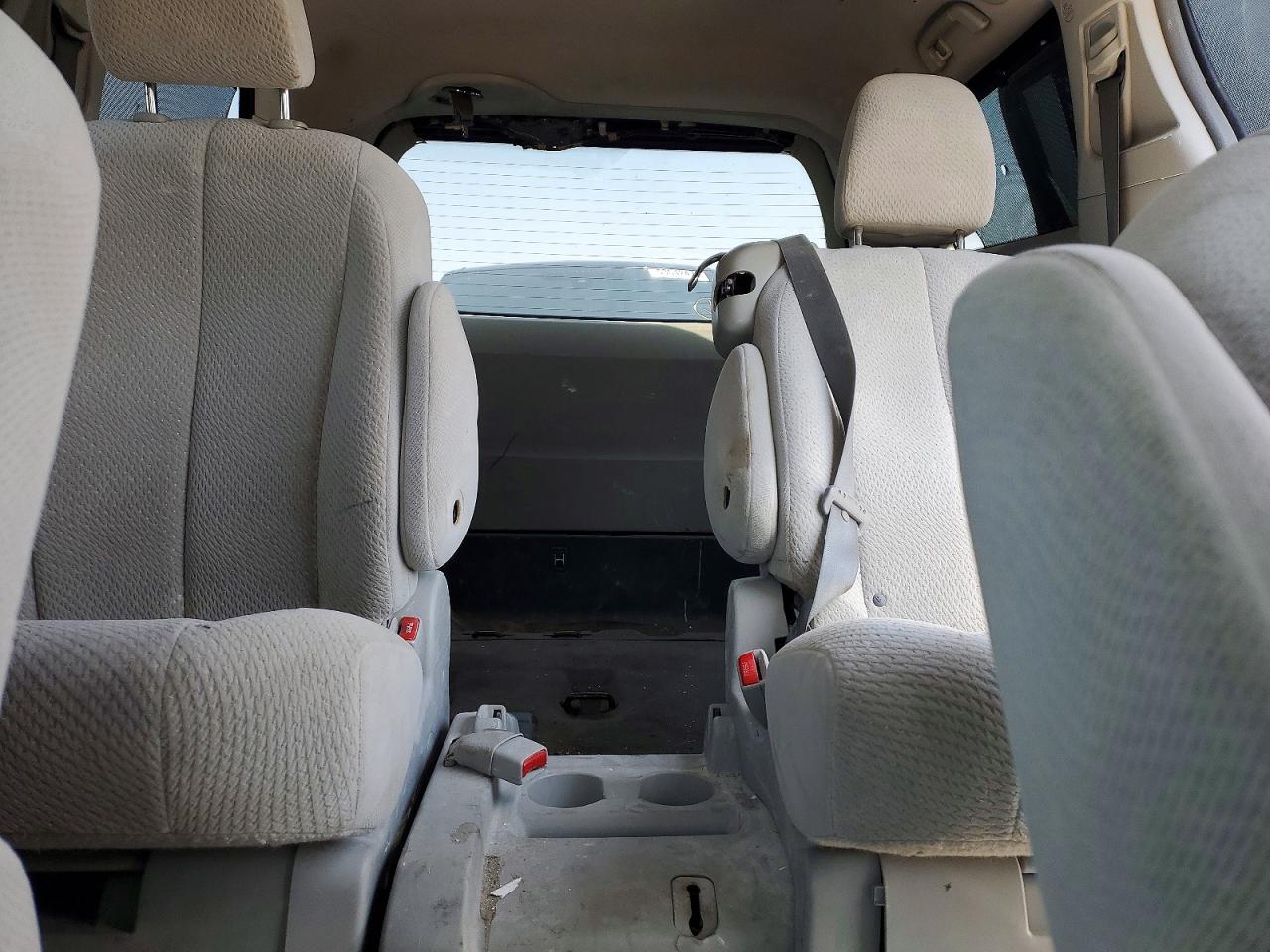 Toyota Sienna Le
