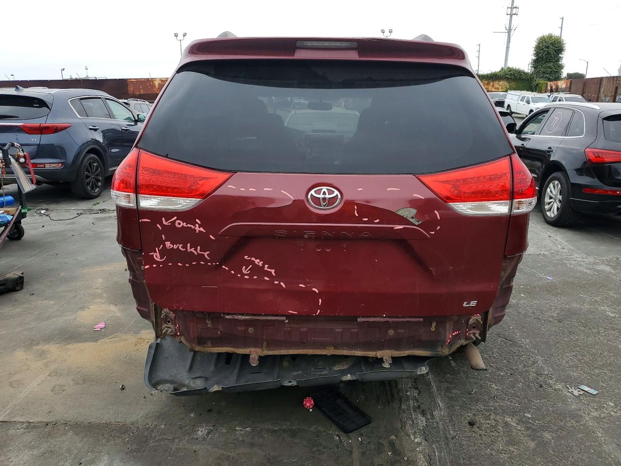 Toyota Sienna Le