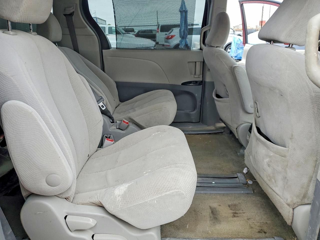 Toyota Sienna Le