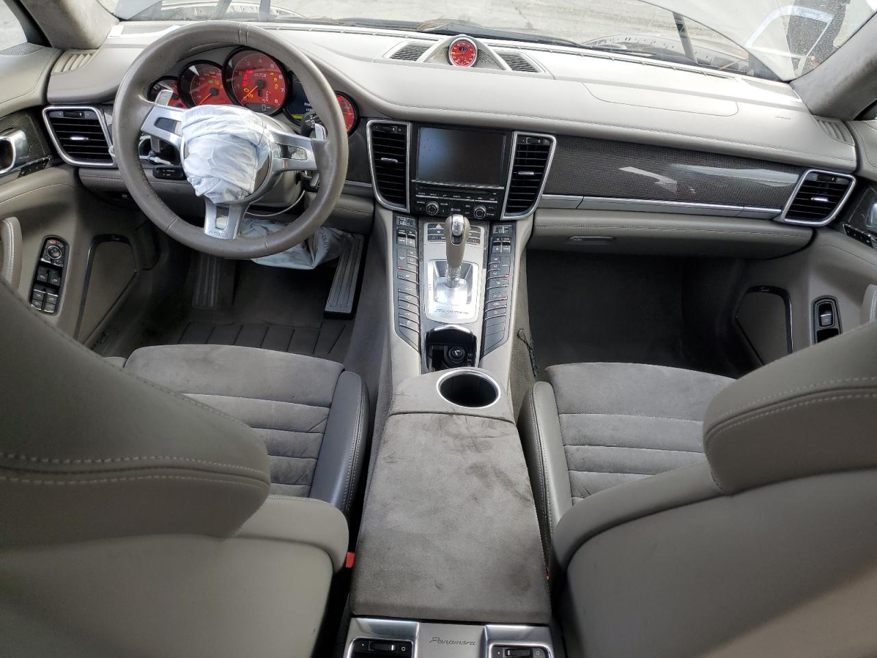 Porsche Panamera Gts