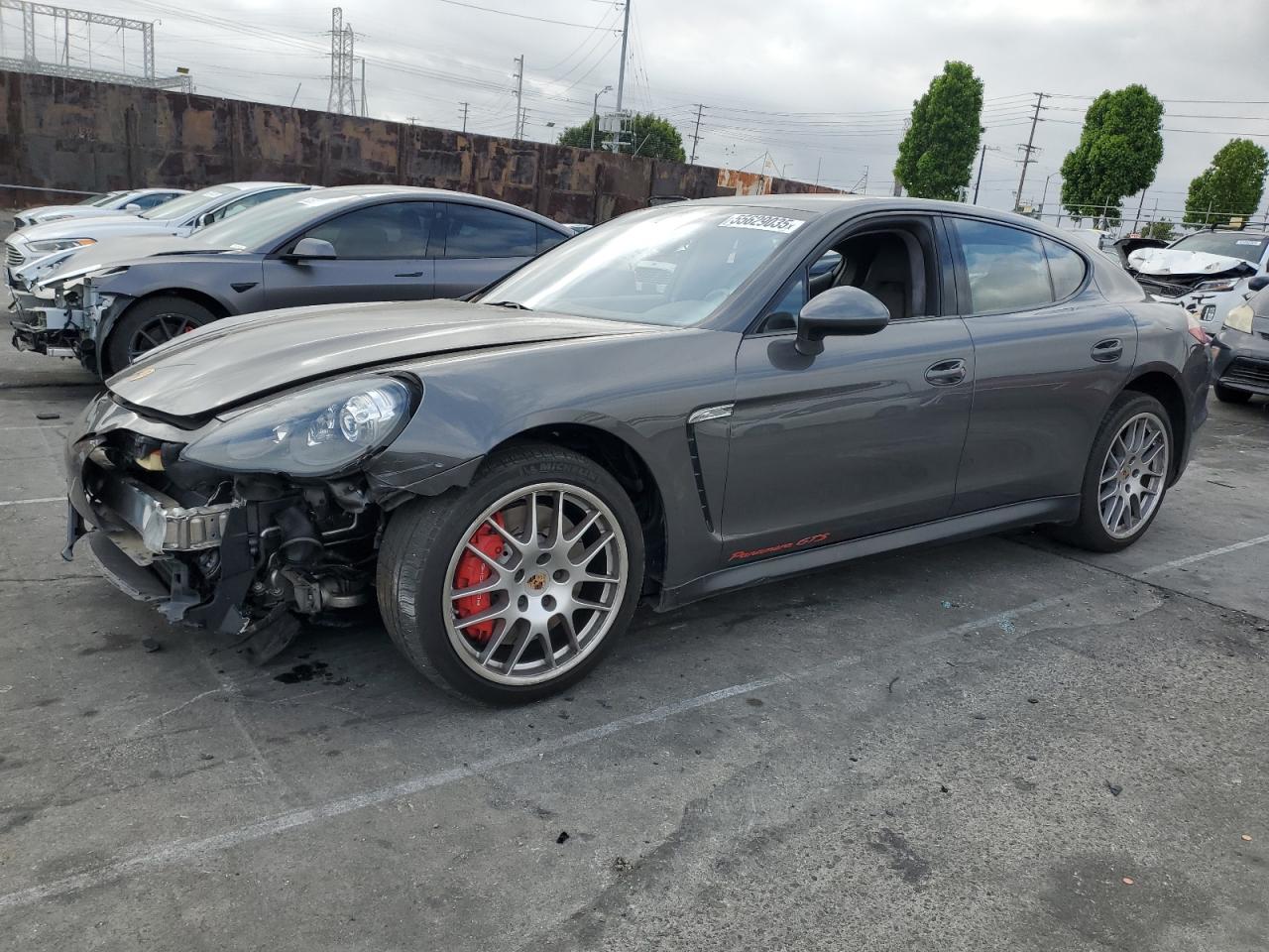 Salvage Porsche Panamera Image
