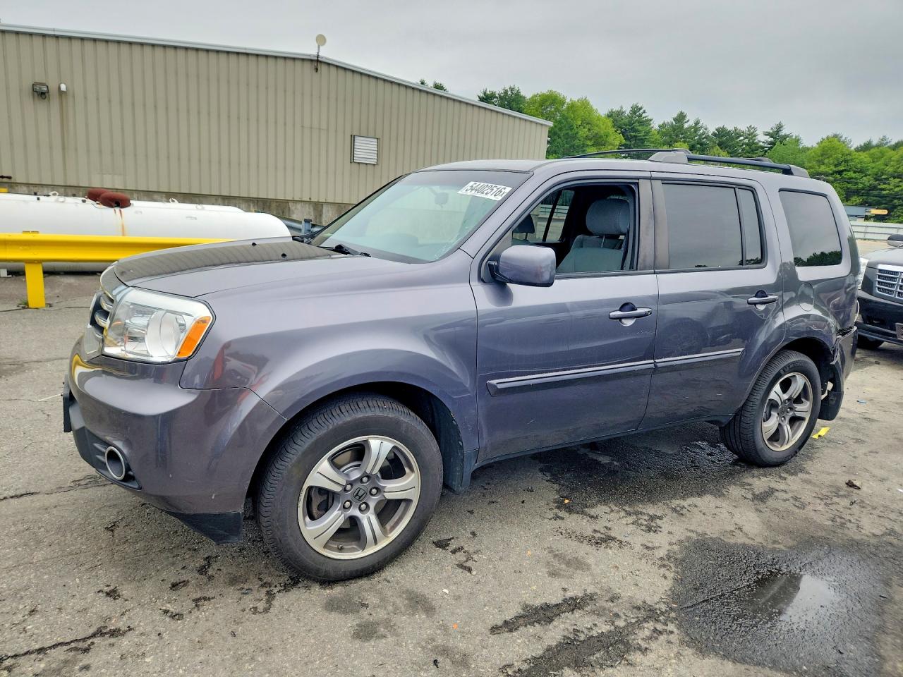 Salvage Honda Pilot Image