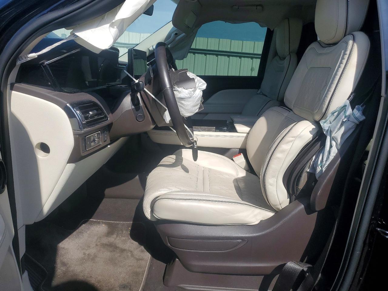 Lincoln Navigator Black Label