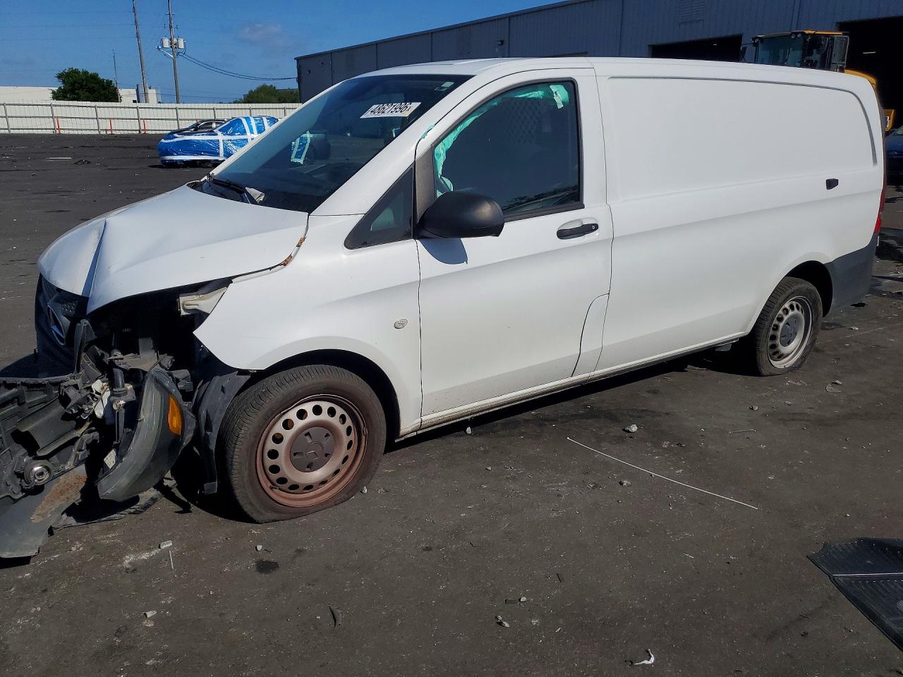 Salvage Mercedes-Benz Metris Image