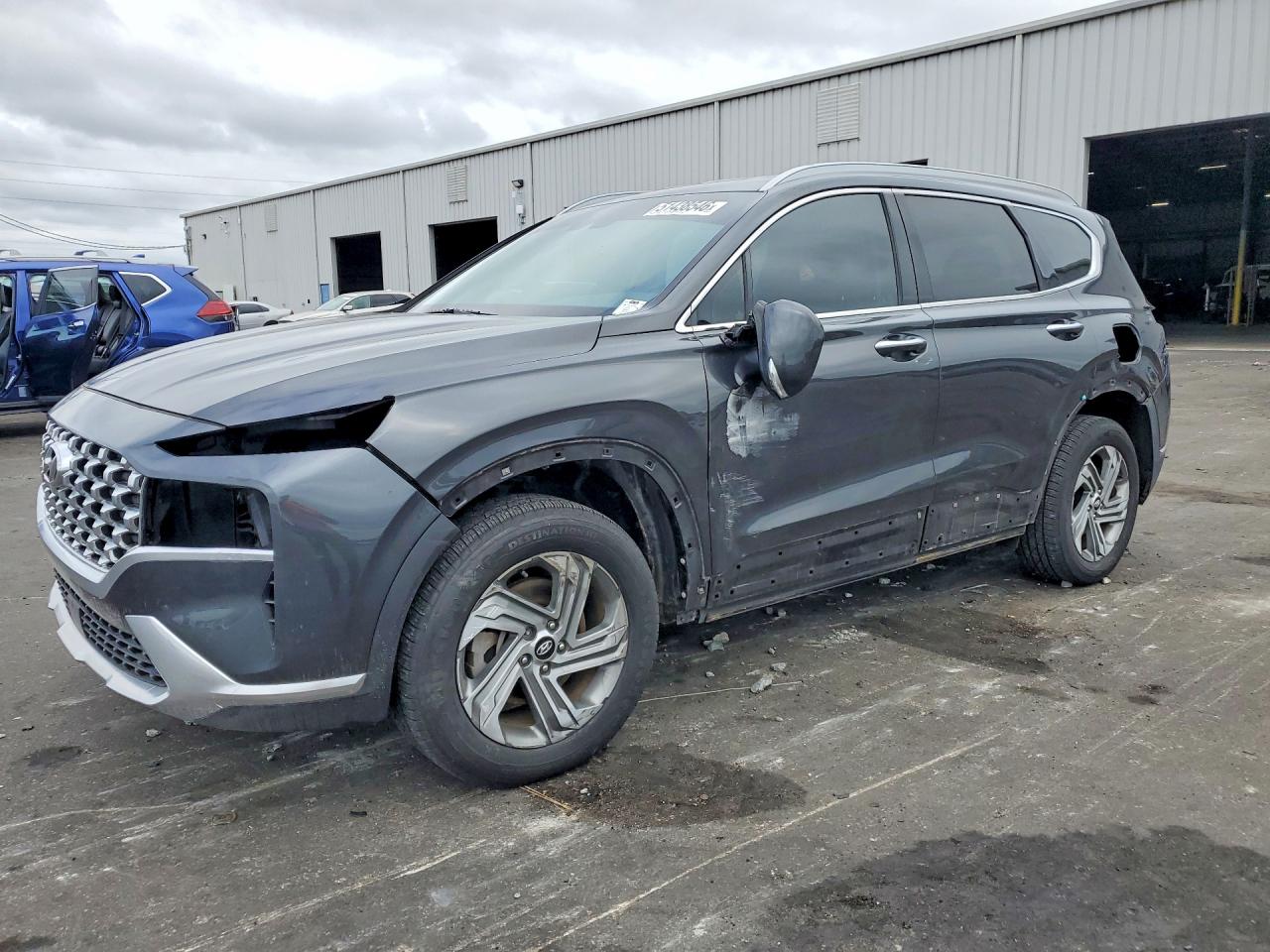 Salvage Hyundai SANTA FE Image