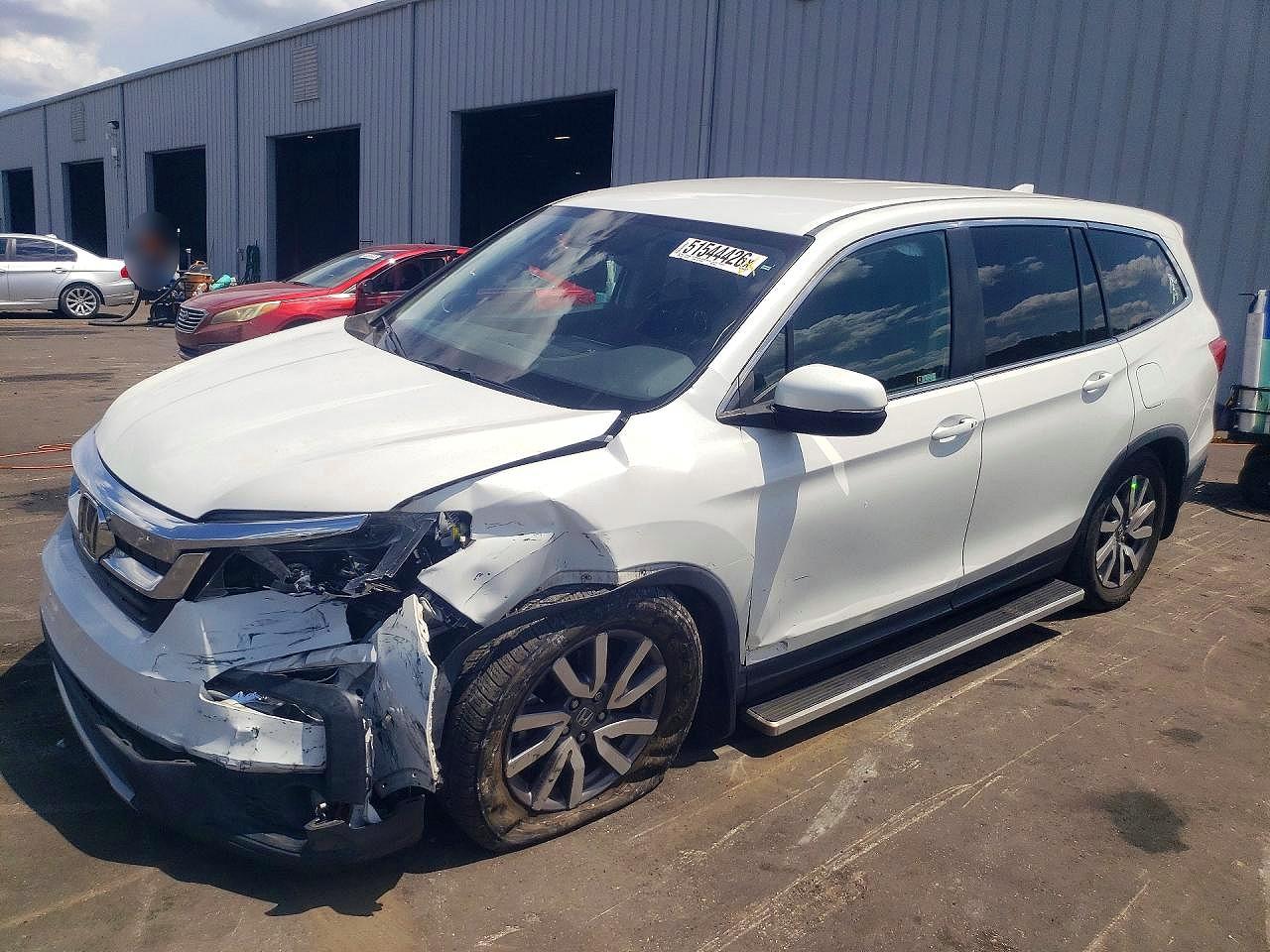 Salvage Honda Pilot Image