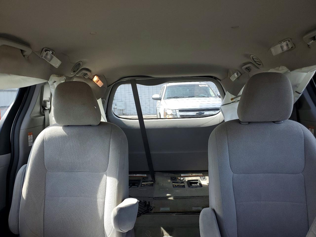 Toyota Sienna L 7-passenger