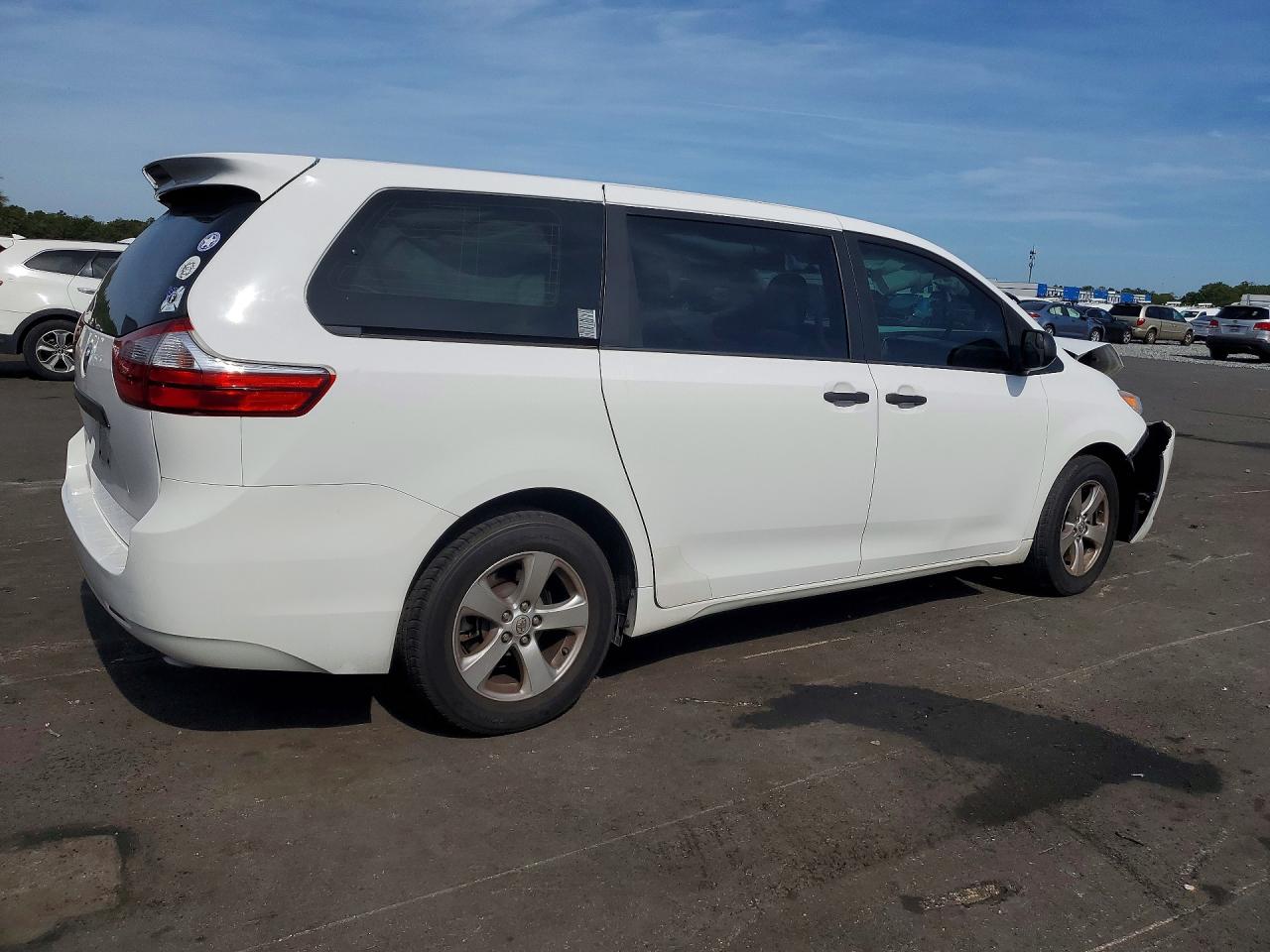 Toyota Sienna L 7-passenger