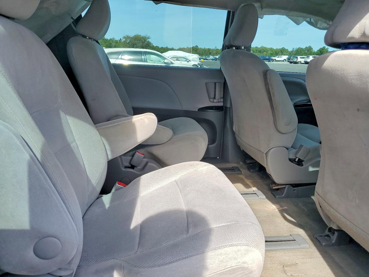 Toyota Sienna L 7-passenger