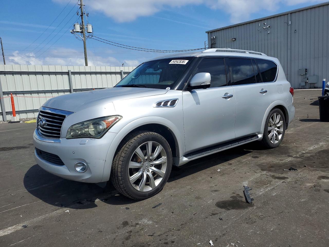 Salvage INFINITI Qx Image