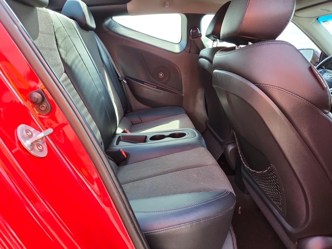 Hyundai VELOSTER Base