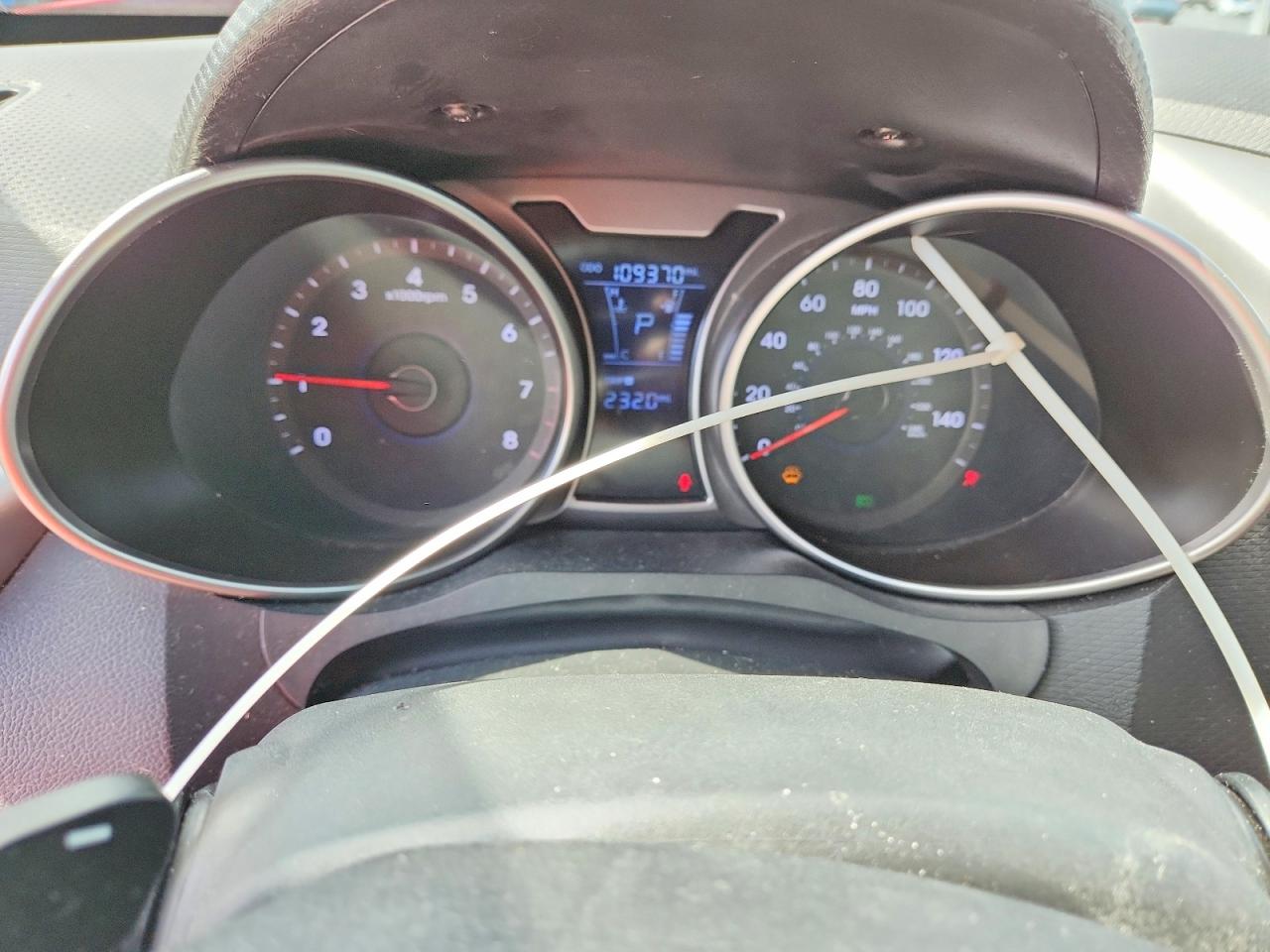 Hyundai VELOSTER Base