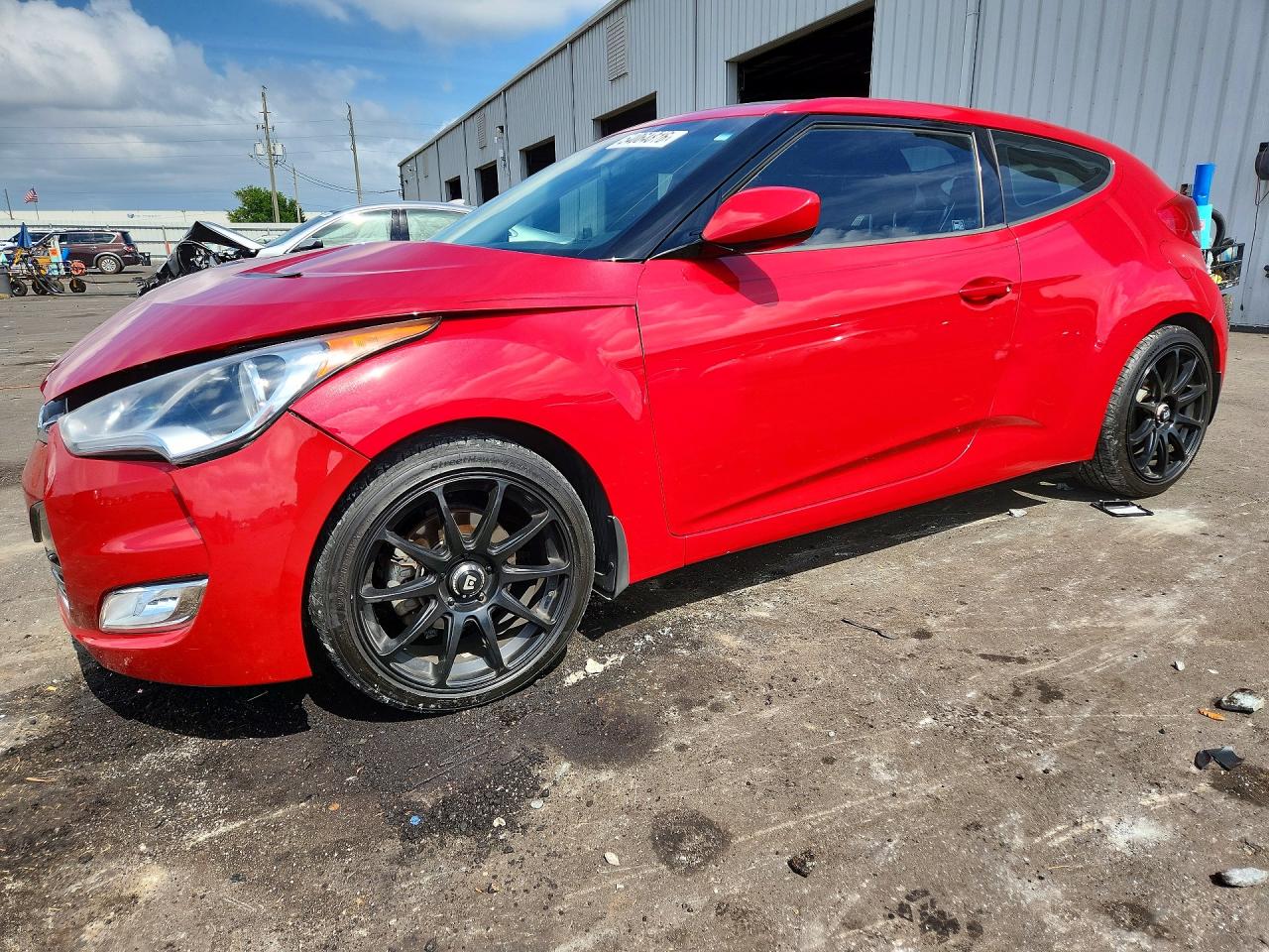 Salvage Hyundai VELOSTER Image