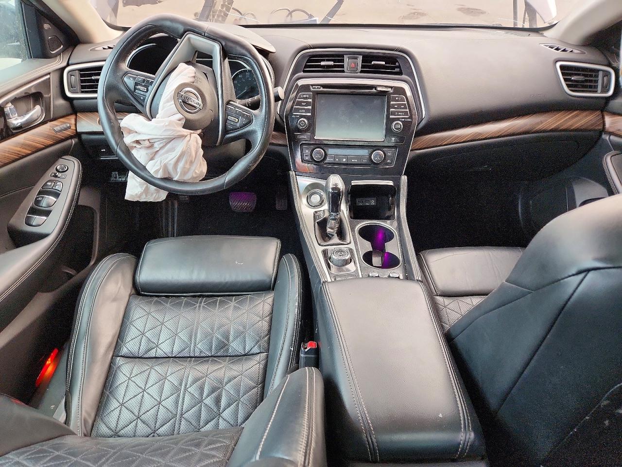 Nissan Maxima Platinum