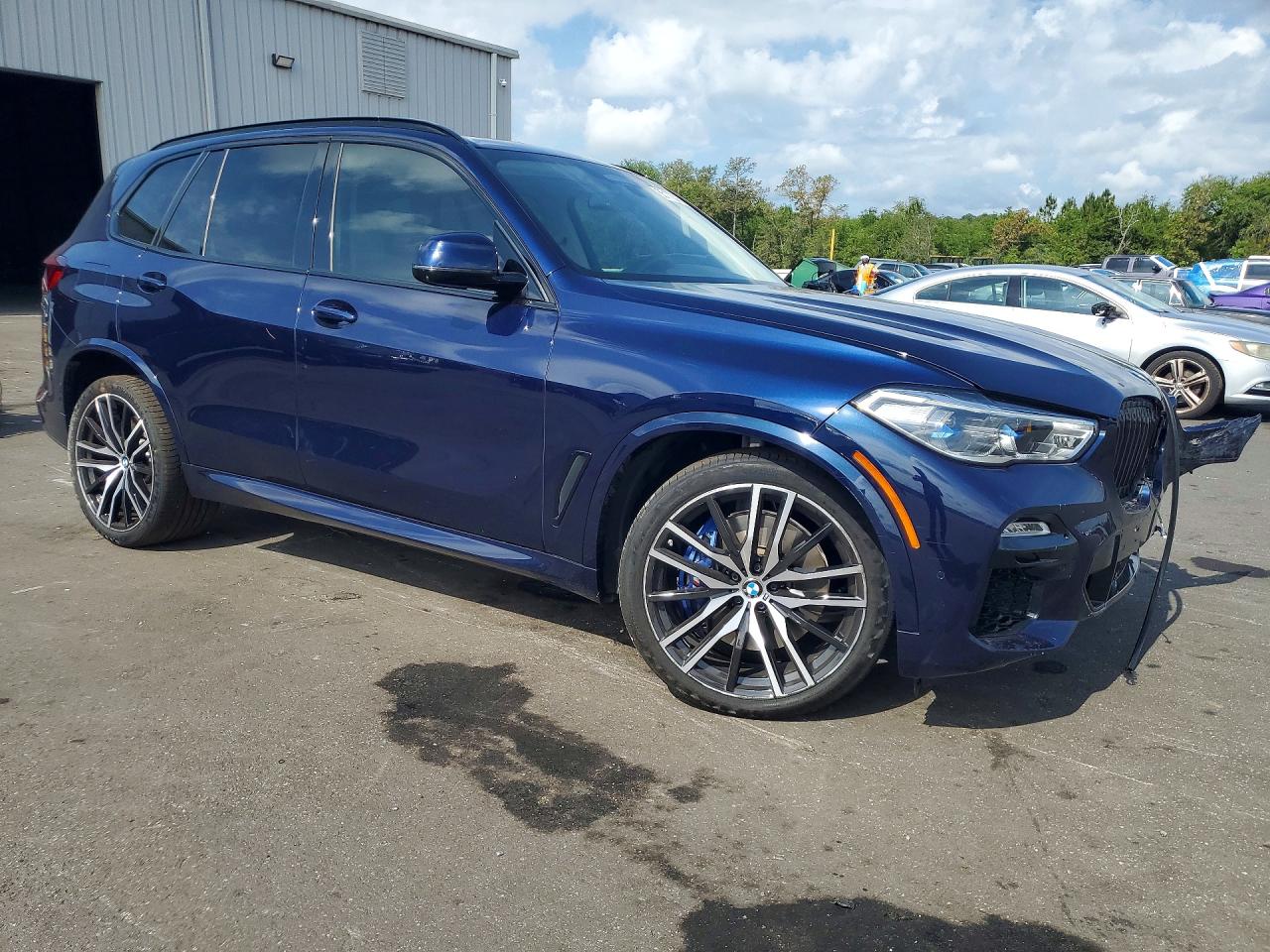 BMW X Series M50i