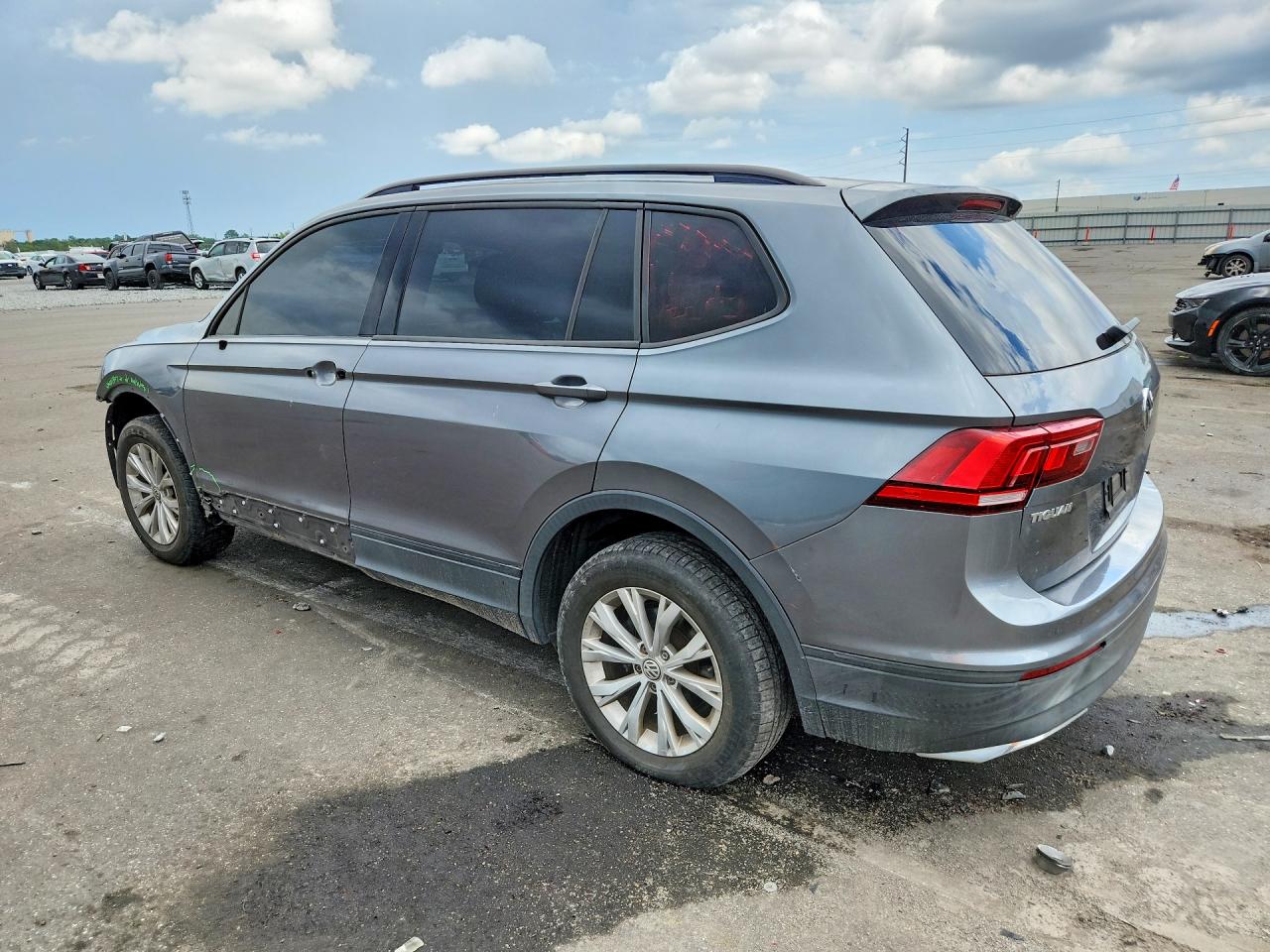 Volkswagen Tiguan S