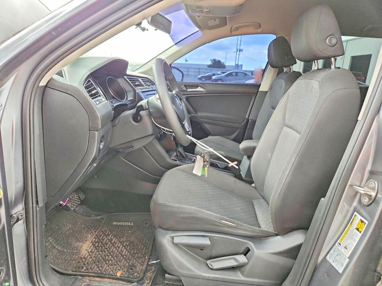 Volkswagen Tiguan S
