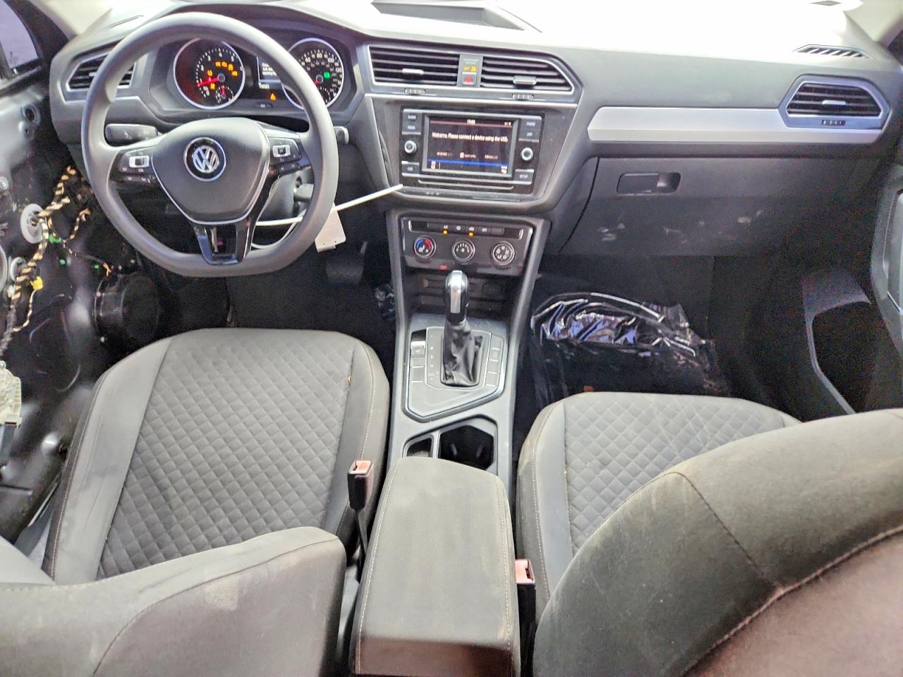 Volkswagen Tiguan S