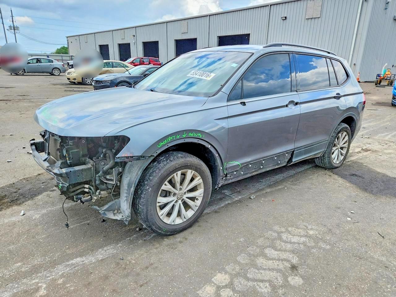 Salvage Volkswagen Tiguan Image