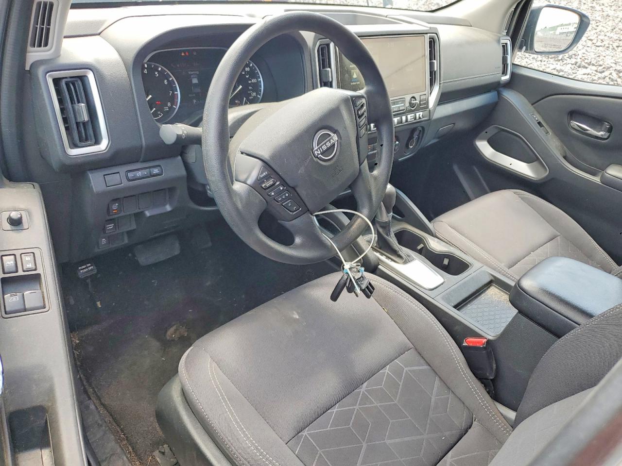 Nissan Frontier Sv