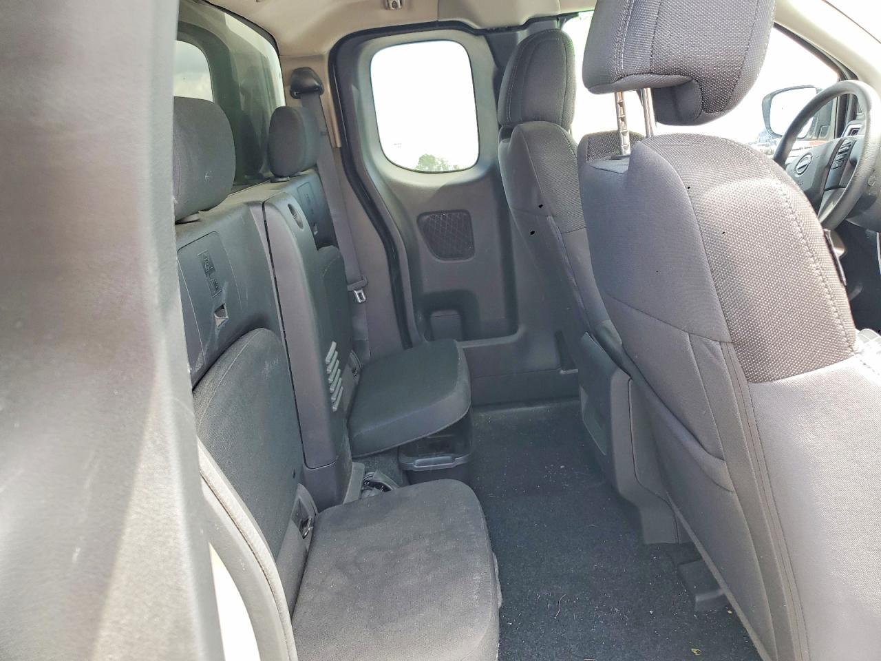 Nissan Frontier Sv