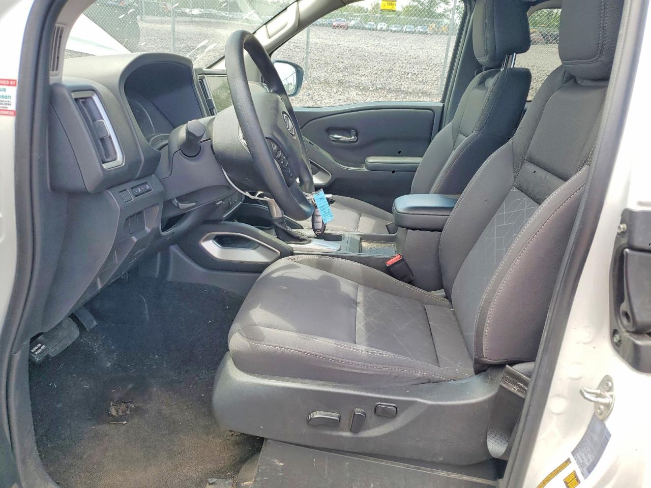 Nissan Frontier Sv