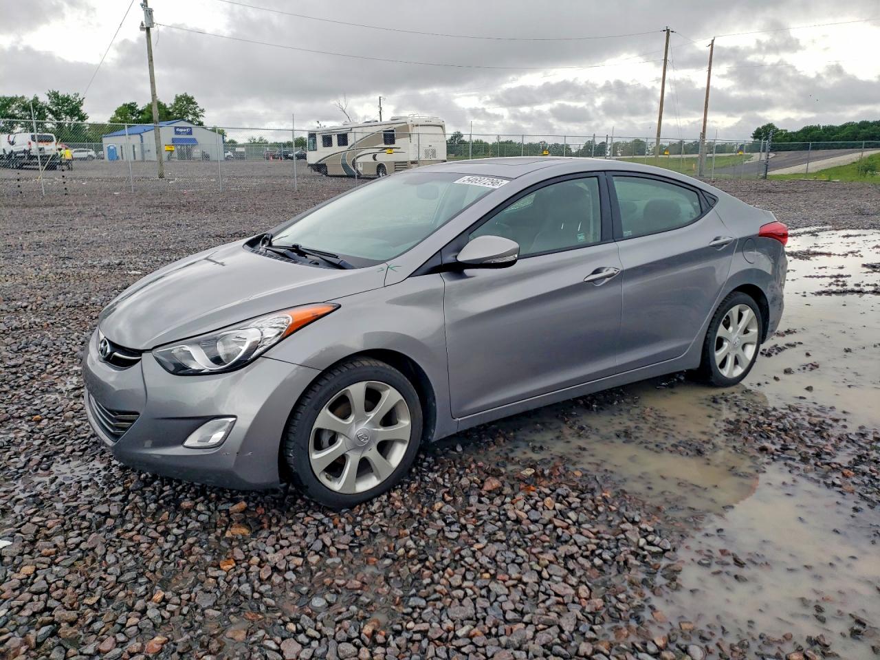 Salvage Hyundai ELANTRA Image