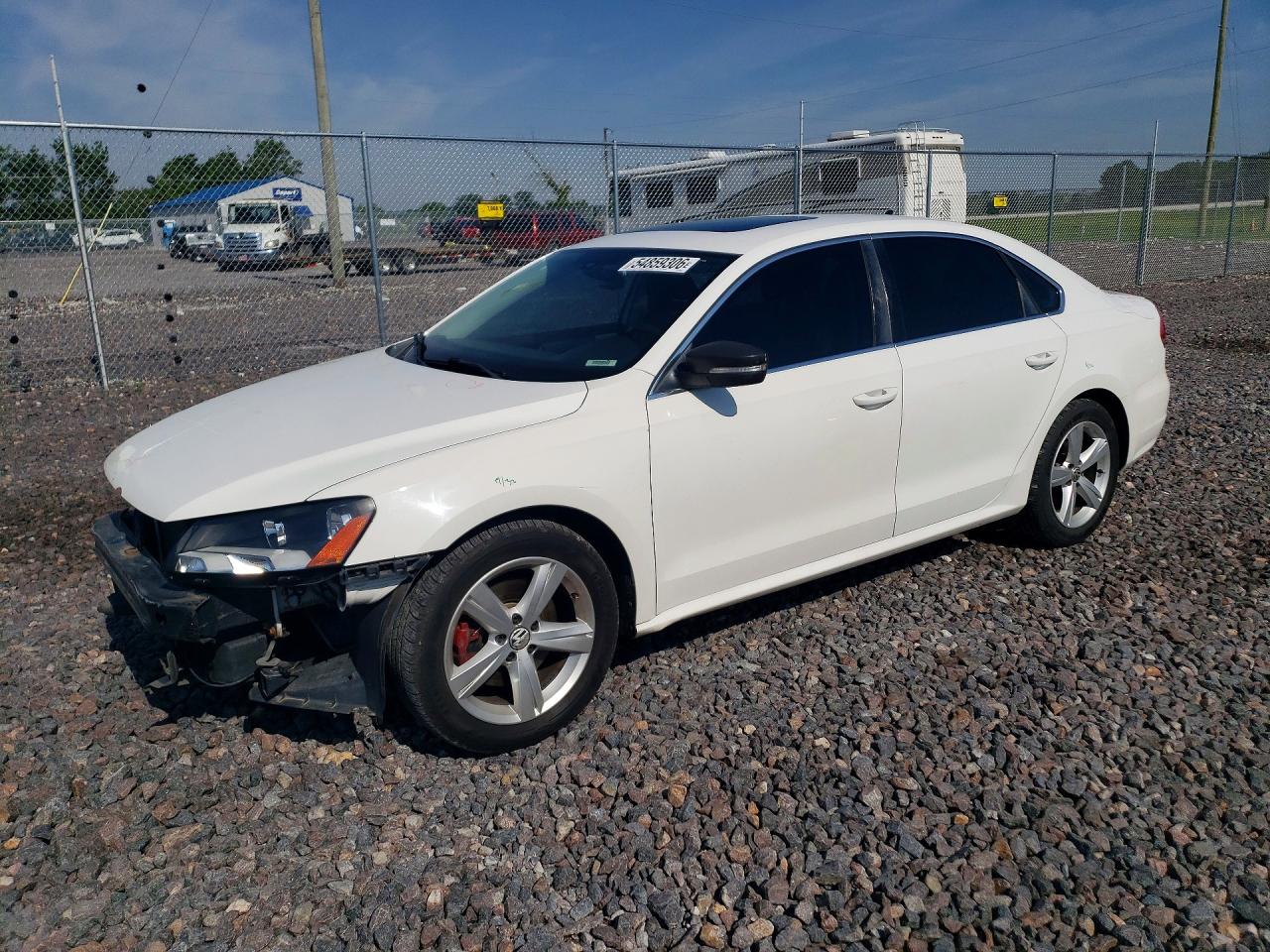 Salvage Volkswagen Passat Image
