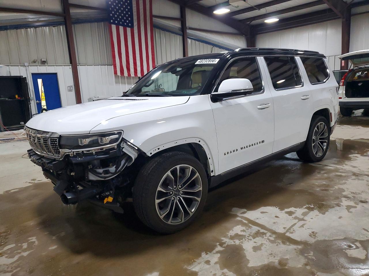 Salvage Jeep Grand Wagoneer Image