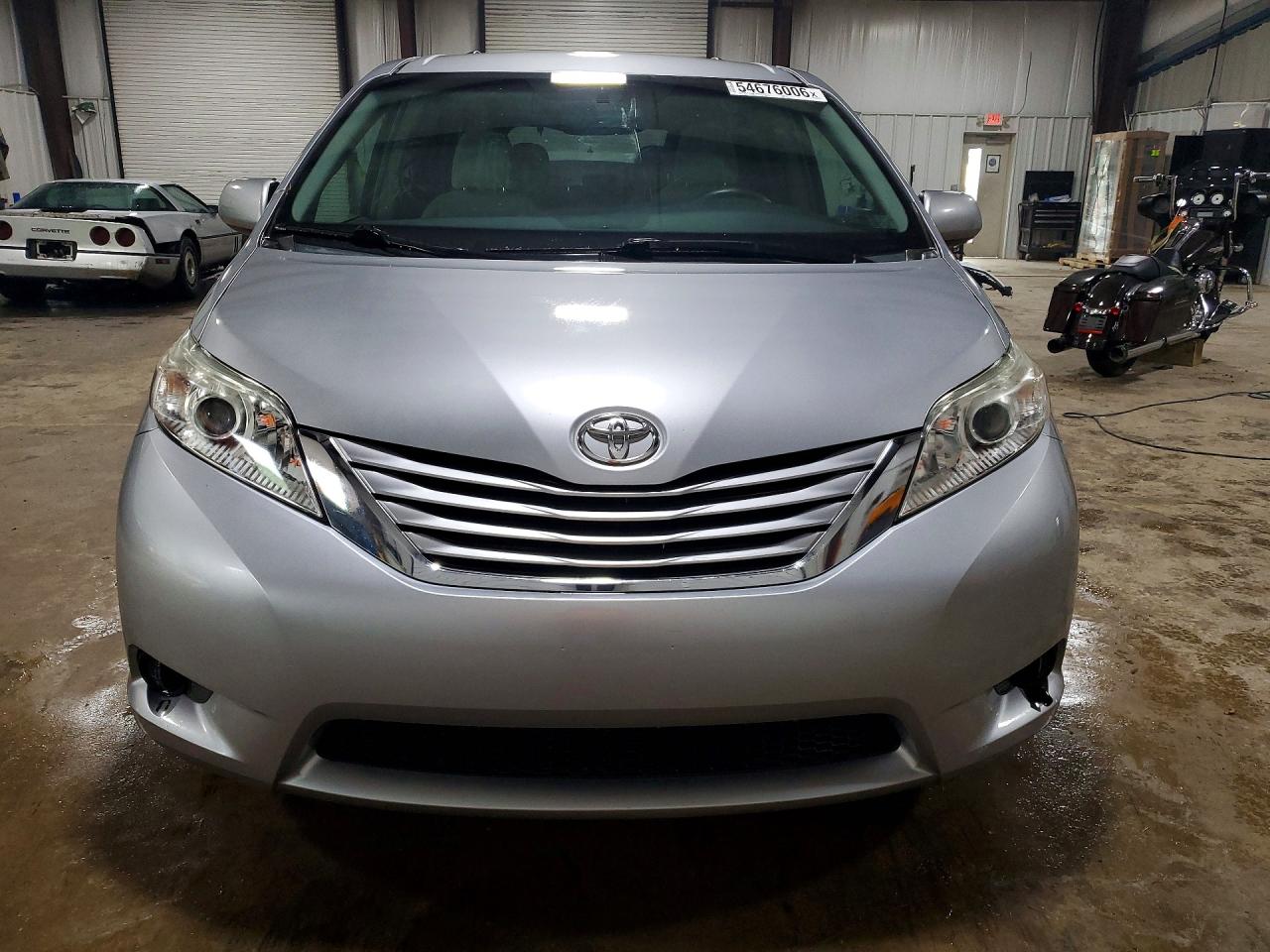 Toyota Sienna Le