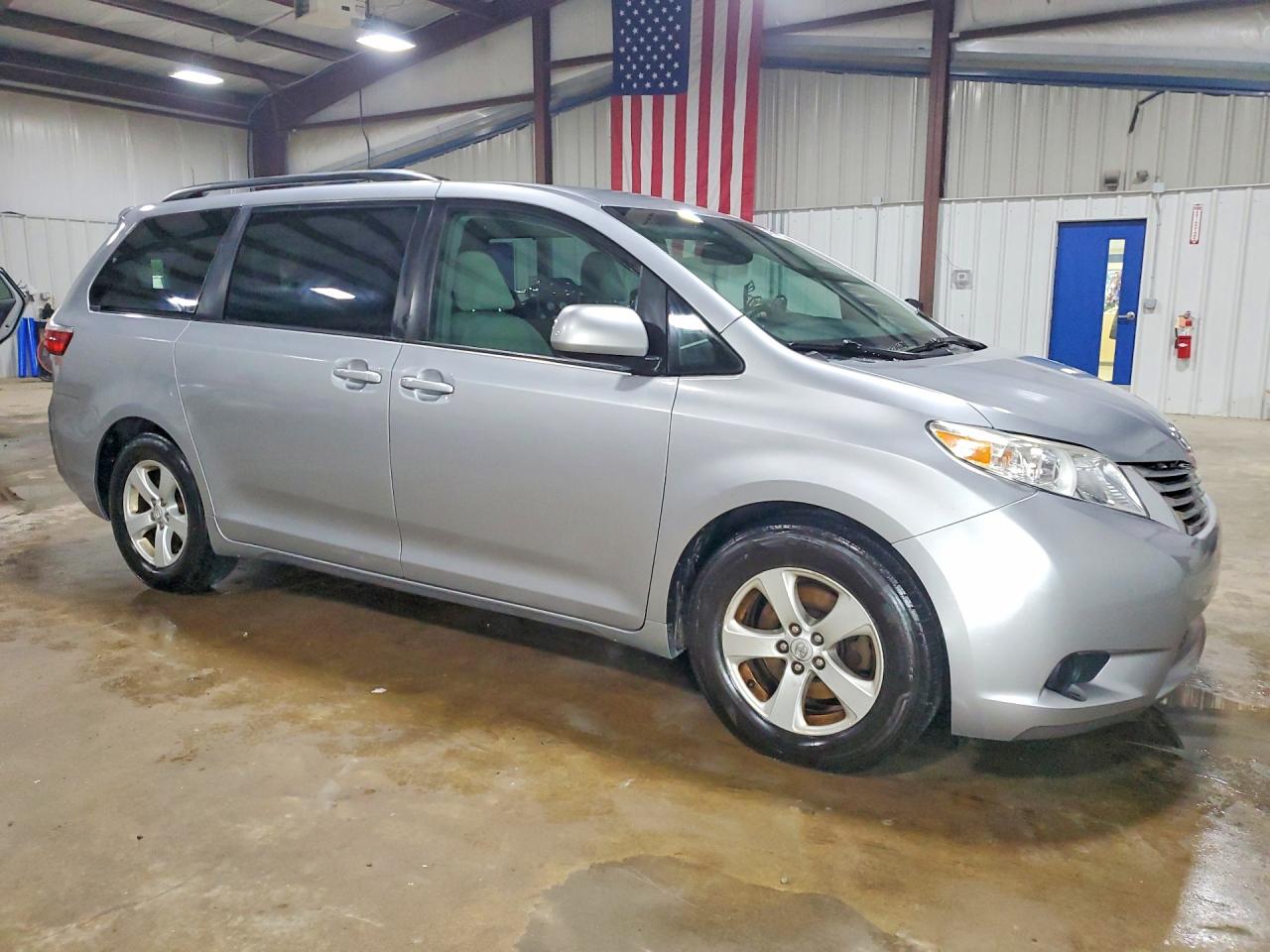 Toyota Sienna Le
