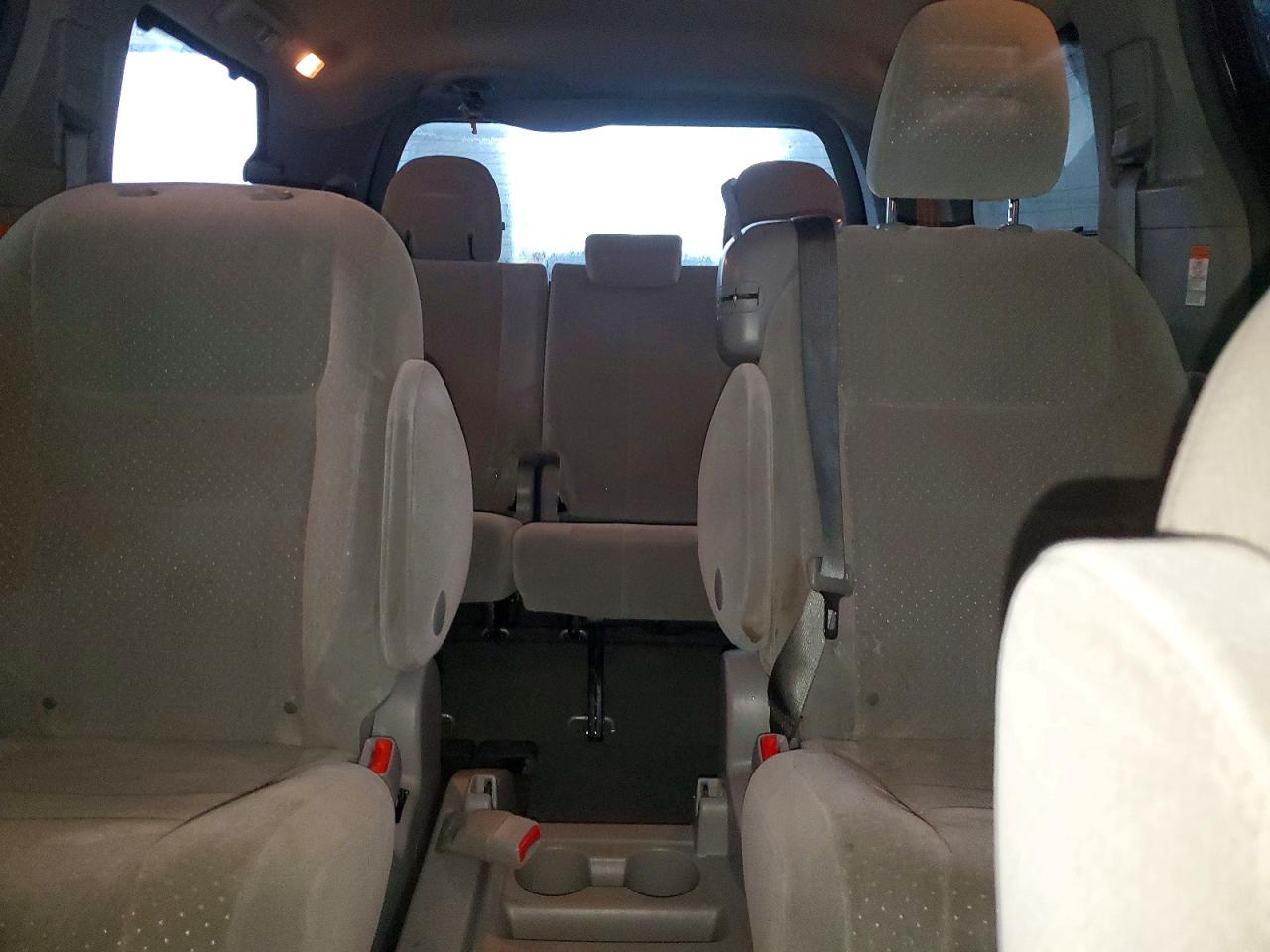 Toyota Sienna Le