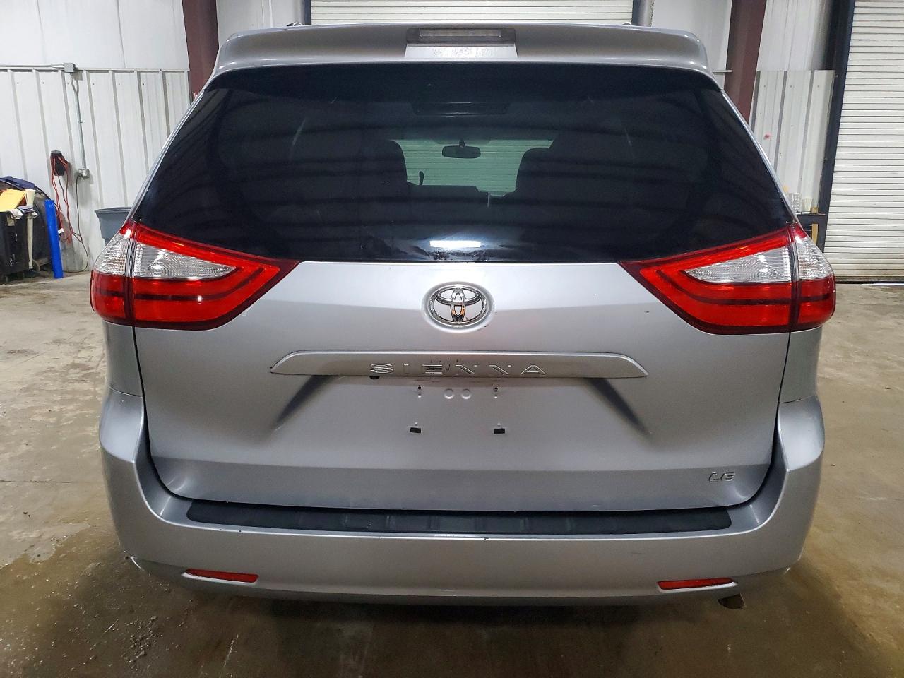 Toyota Sienna Le