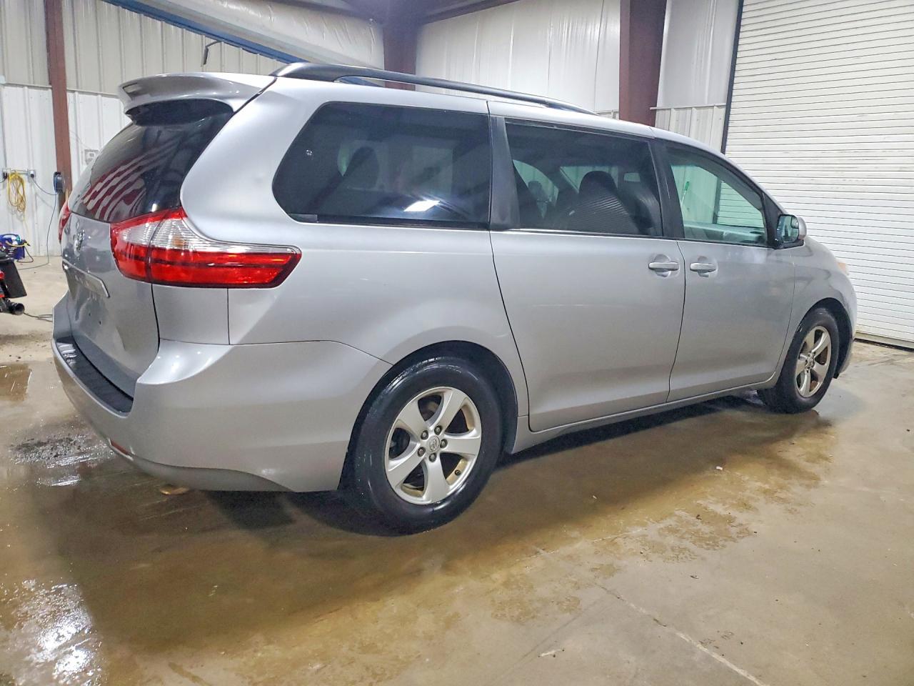 Toyota Sienna Le