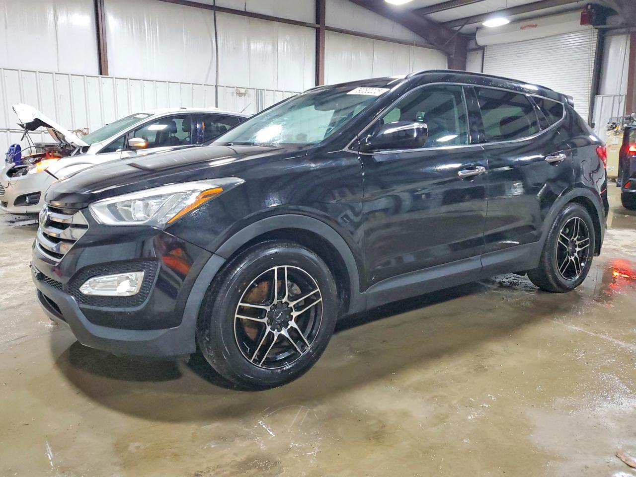 Salvage Hyundai SANTA FE Image