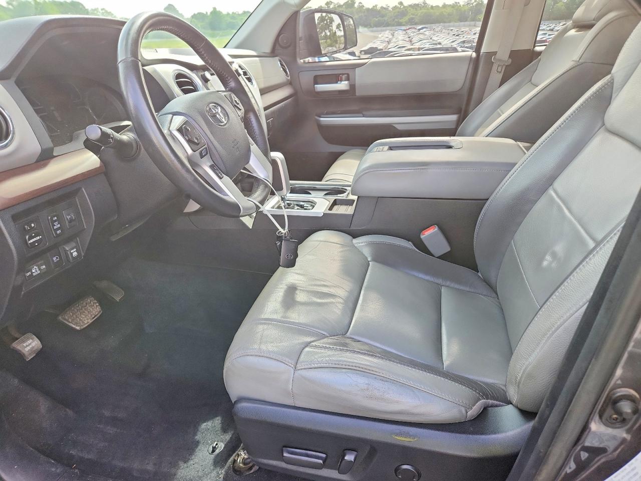 Toyota Tundra Crewmax Limited