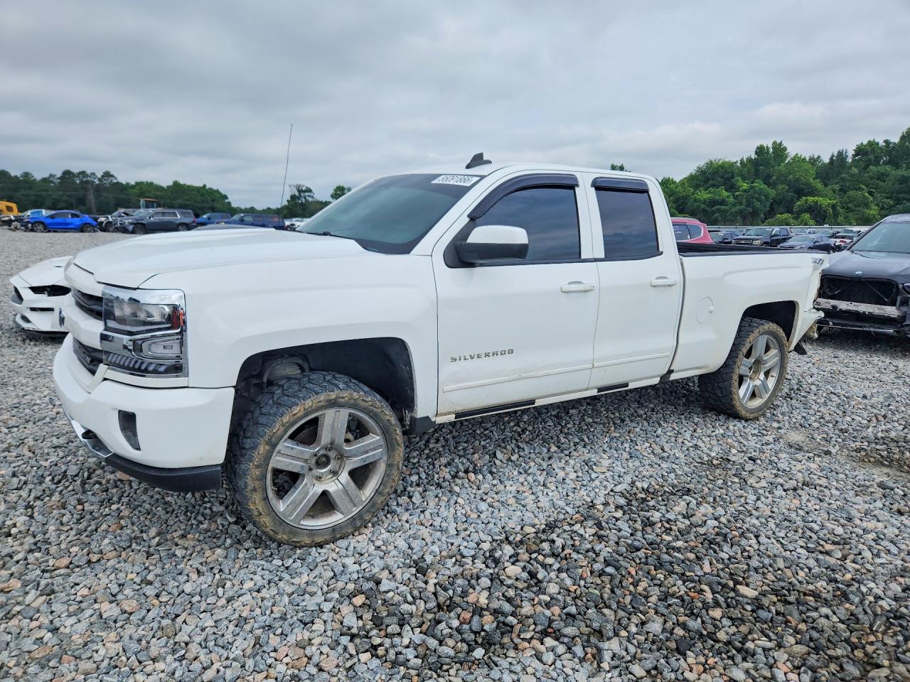 Salvage Chevrolet Silverado Image