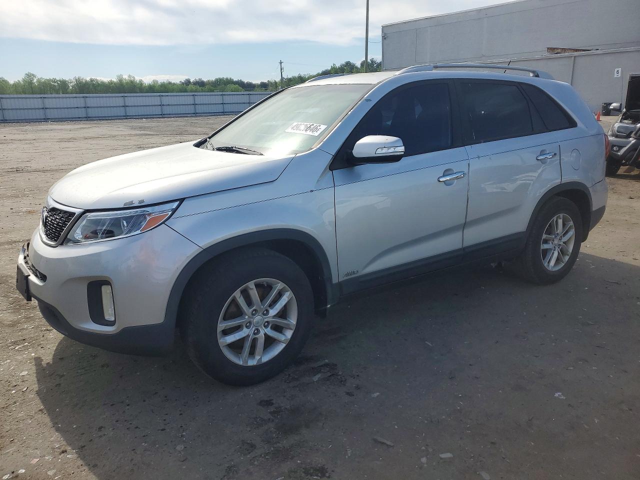 Salvage Kia Sorento Image