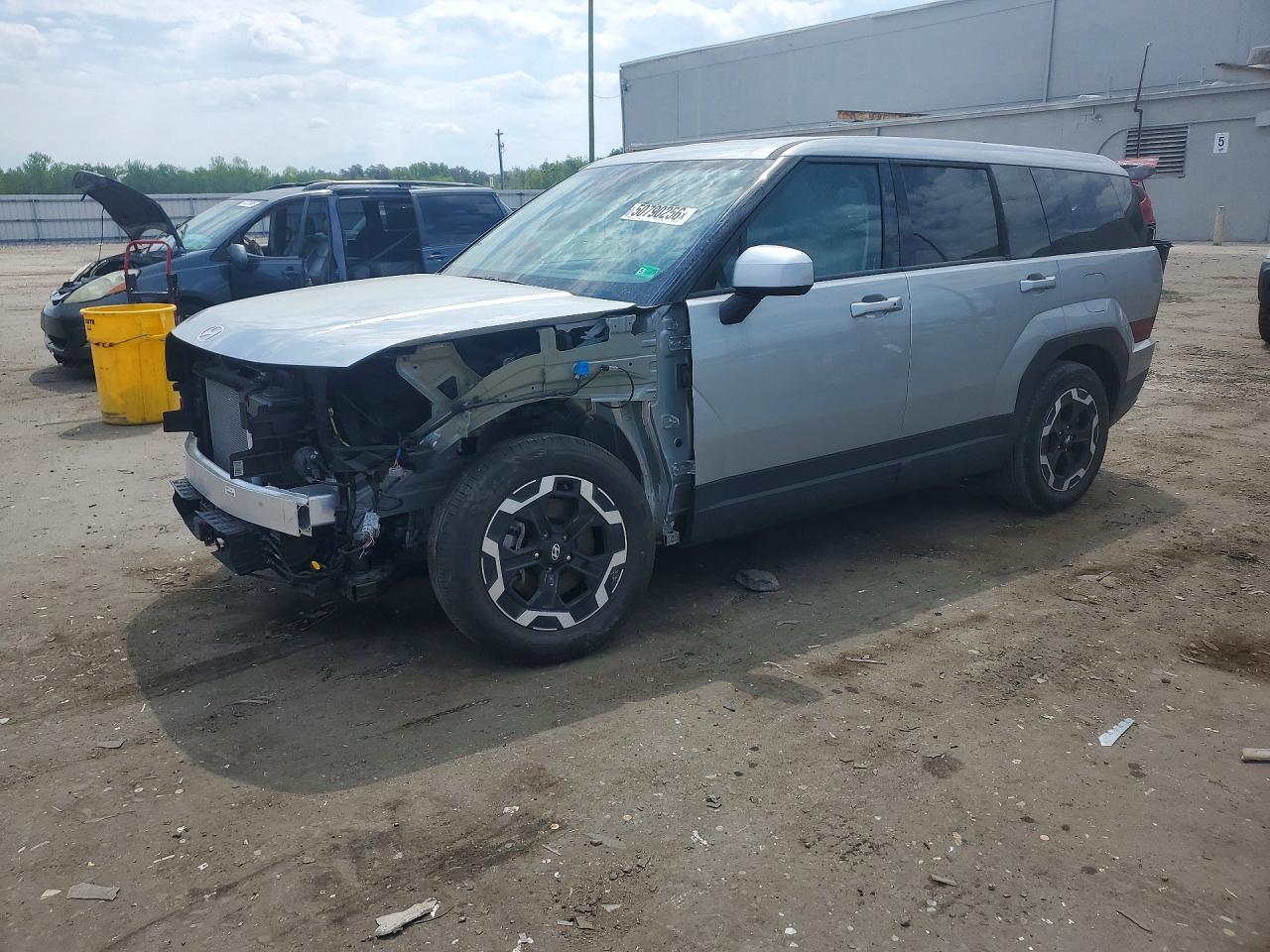 Salvage Hyundai SANTA FE Image