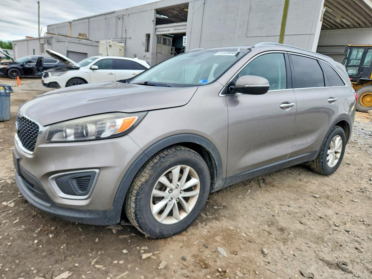 Salvage Kia Sorento Image