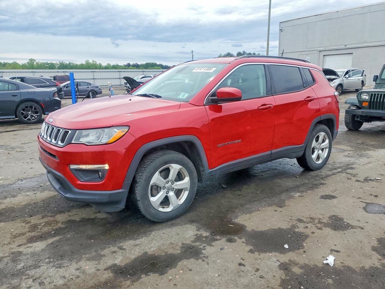 Salvage Jeep Compass Image